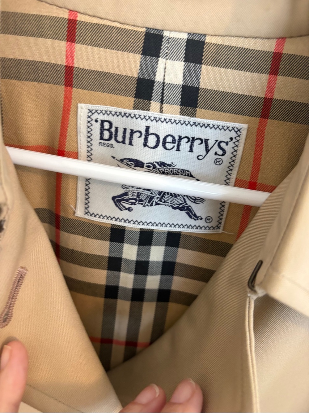 EUC-Burberry Vintage Trench Coat with Belted Waist. - Picture 2 of 13